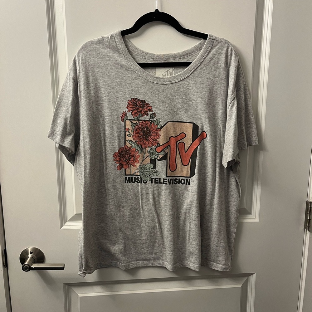 MTV Heather Gray Graphic Tee